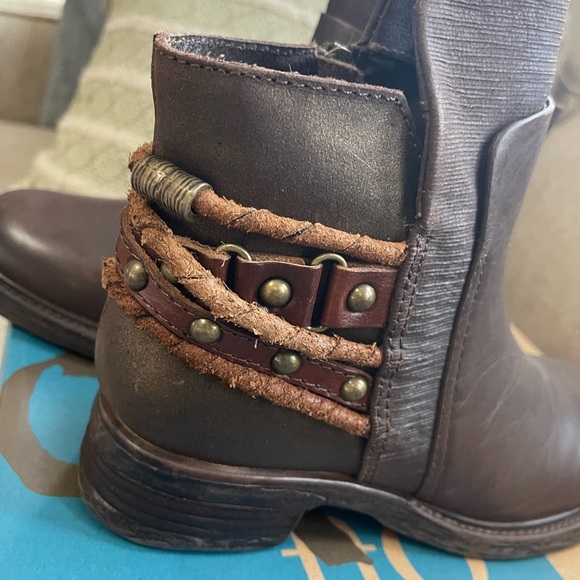BIG SALE!! New OTBT Brown leather boots sz 6.5 $160 - Picture 5 of 7